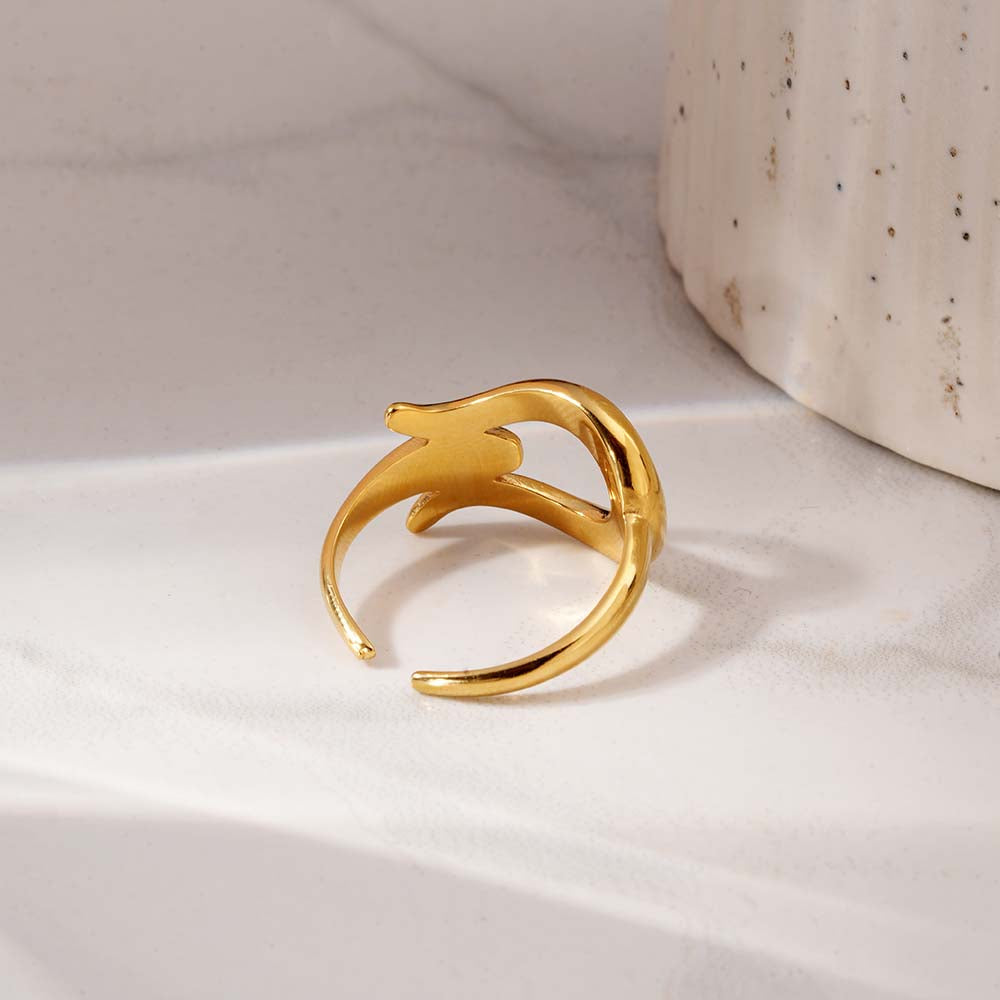 Ember Curve Adjustable Ring